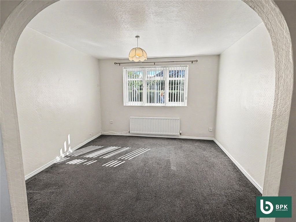 Property photo 3 of 22 Picture No. 12