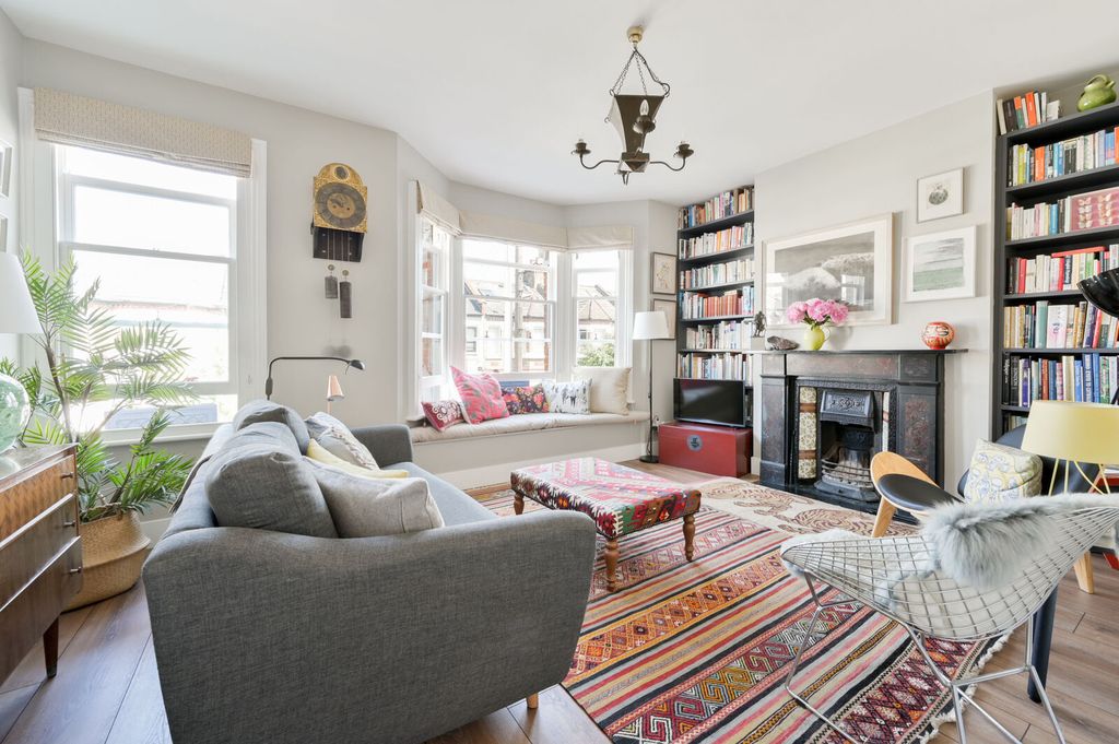 Property photo 1 of 11