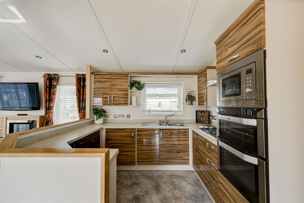 Property photo 2 of 20 Lodge 8 Int_1.Jpg