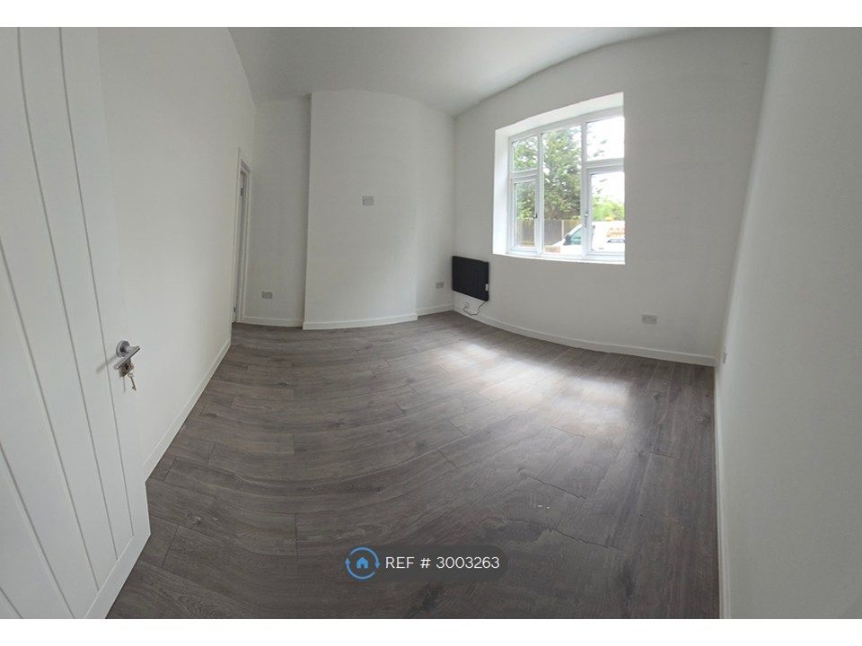 Property photo 3 of 5 Living Room