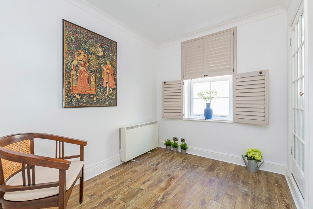 Property photo 3 of 9