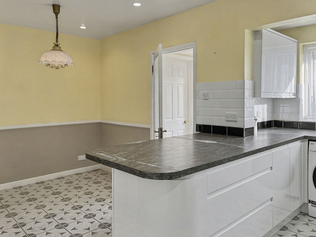 Property photo 3 of 16 Photo 3