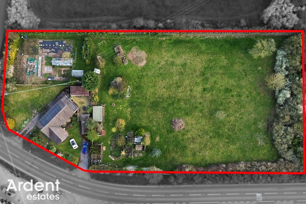 Property photo 2 of 27