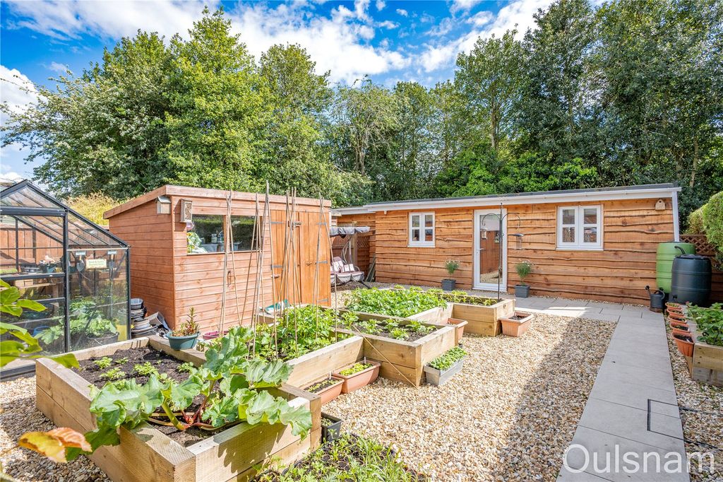 Property photo 3 of 26 Picture No. 20