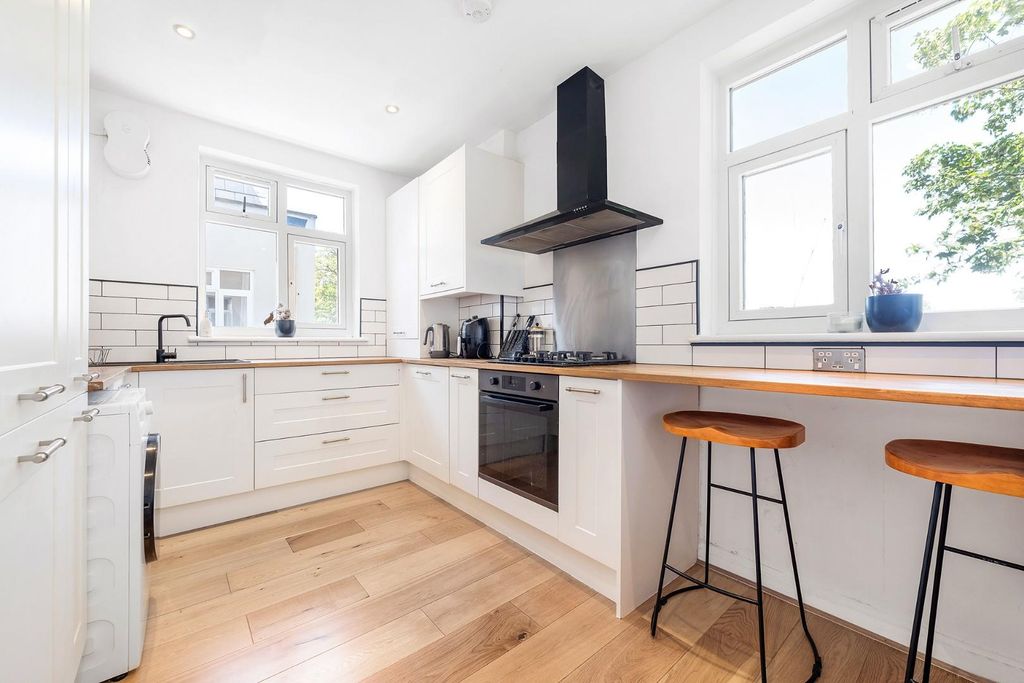 Property photo 1 of 12 Kitchen.Jpg