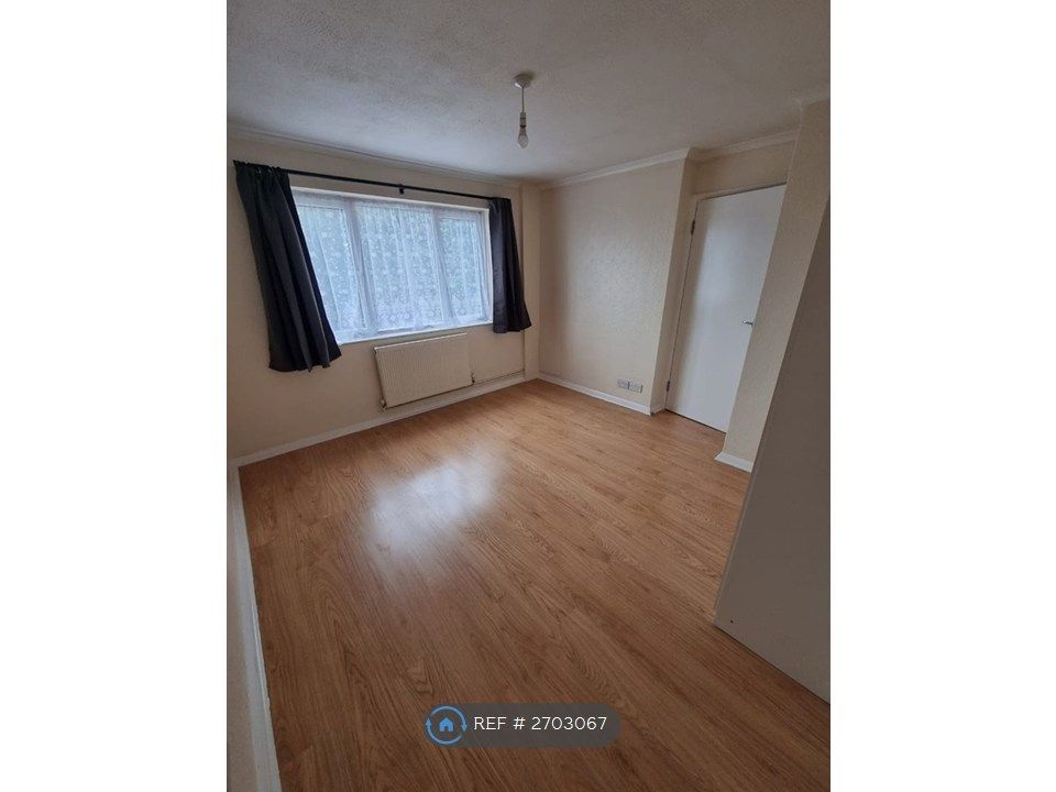 Property photo 3 of 5 Bedroom 2