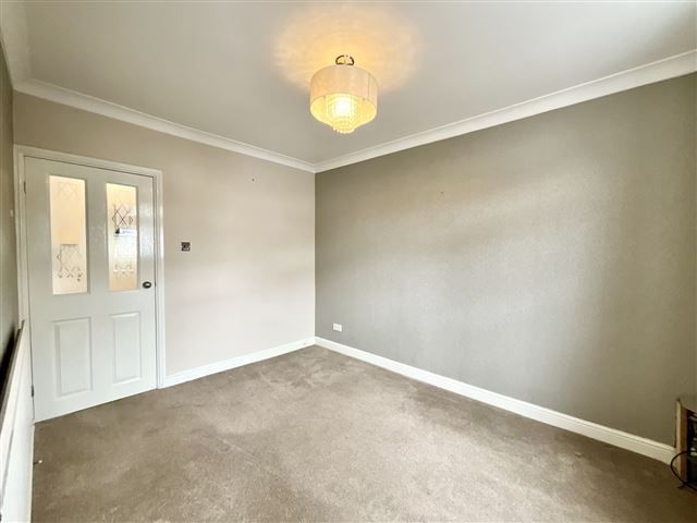 Property photo 3 of 12 Lounge
