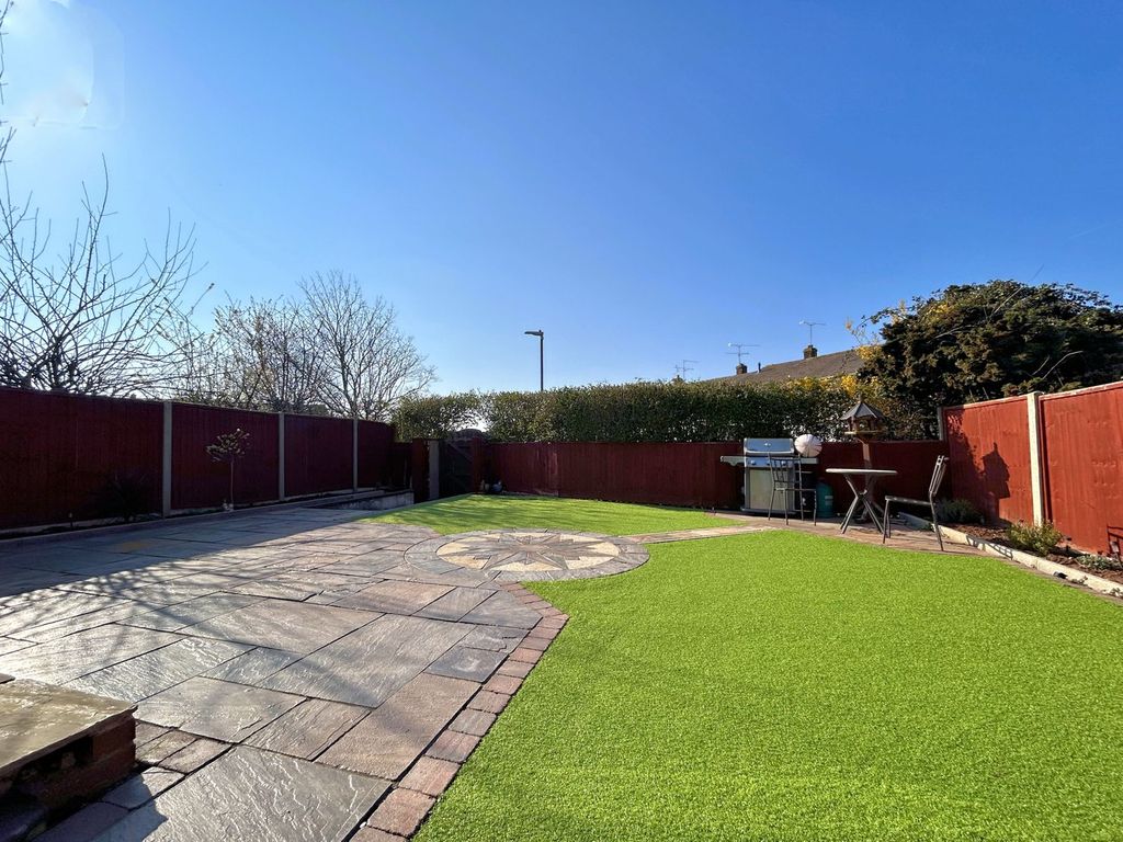 Property photo 2 of 17