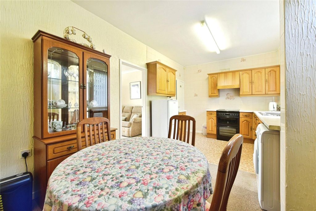 Property photo 2 of 12 Picture No. 35