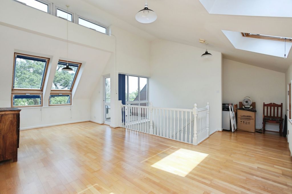 Property photo 2 of 19 Pbox-Img.Jpg