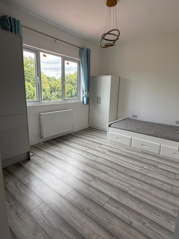 Property photo 1 of 3