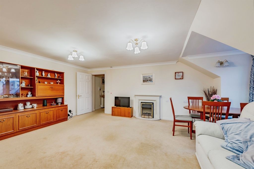 Property photo 3 of 14
