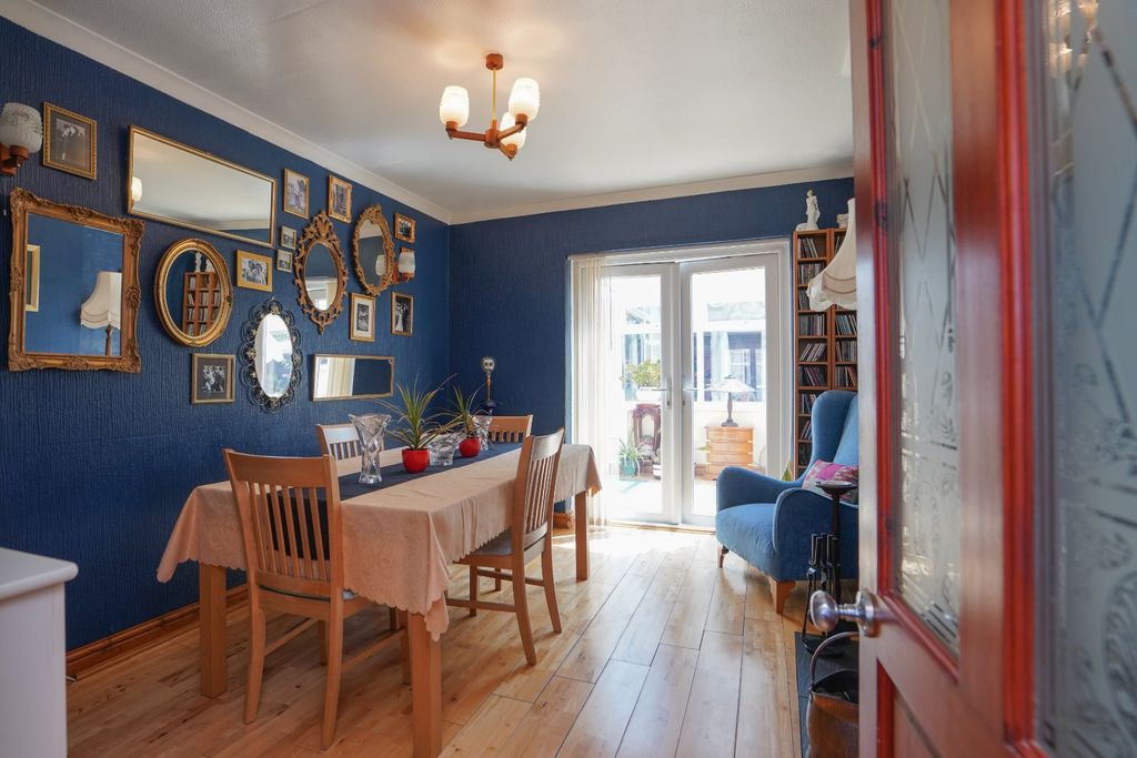 Property photo 3 of 37 Dining Room