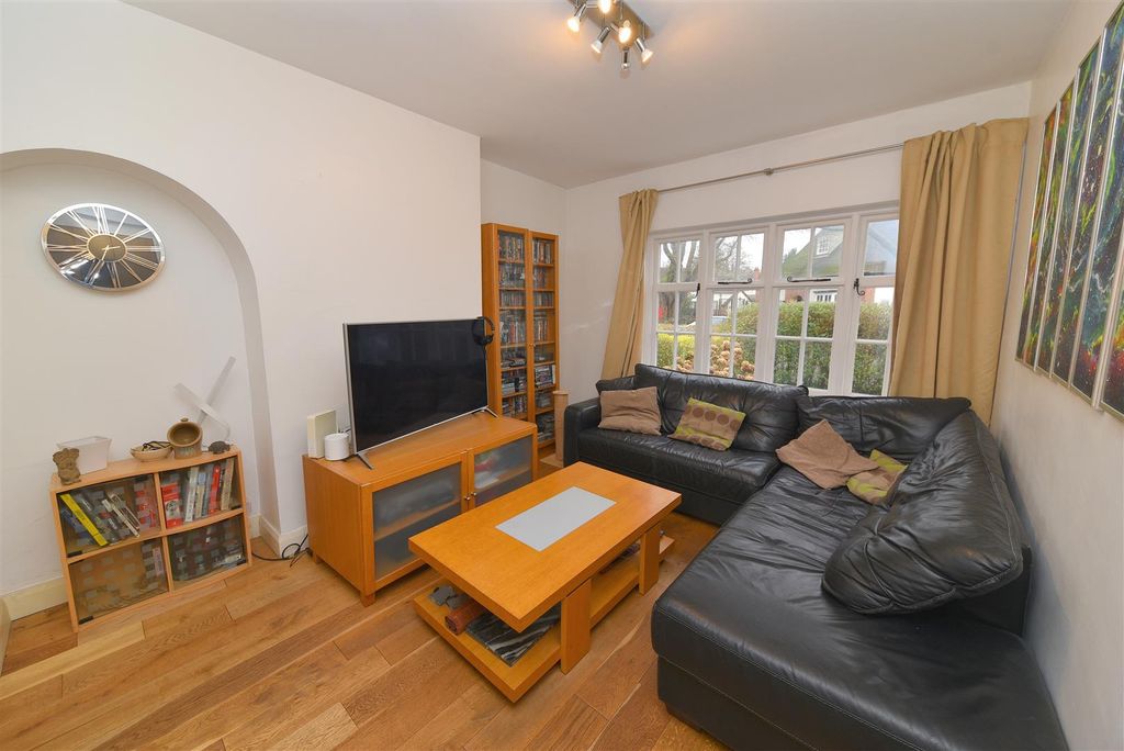 Property photo 3 of 17 Lounge.Jpg