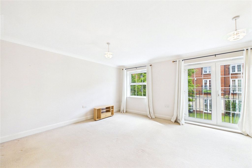 Property photo 2 of 11 Picture No. 10