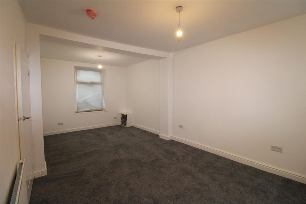 Property photo 3 of 10 Img_0885.Jpg