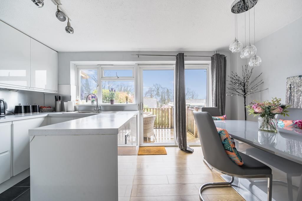 Property photo 2 of 17 Kitchen