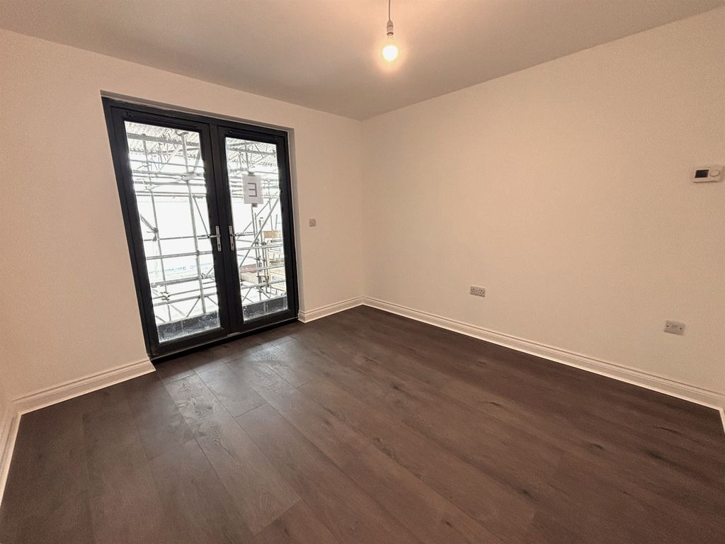 Additional image 9 of 3 bed flat for saleWesley Lane, Bicester OX26