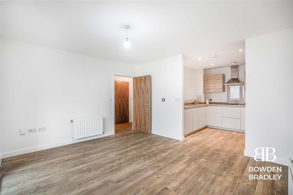 Property photo 2 of 11 A7_00571-Hdr.Jpg