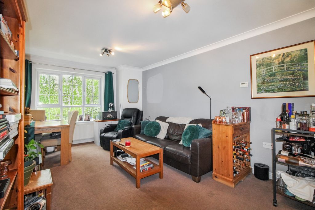 Property photo 3 of 9