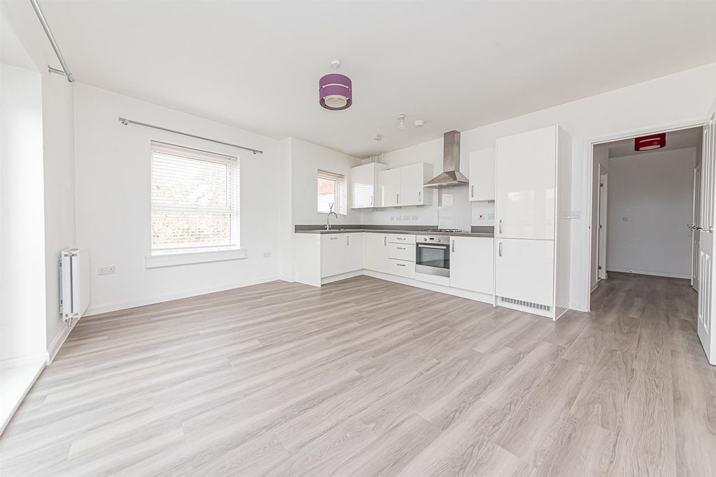 Property photo 2 of 19 55 Edrich Grange (14).Jpg