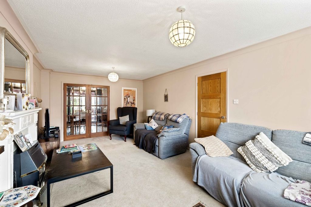 Property photo 2 of 20