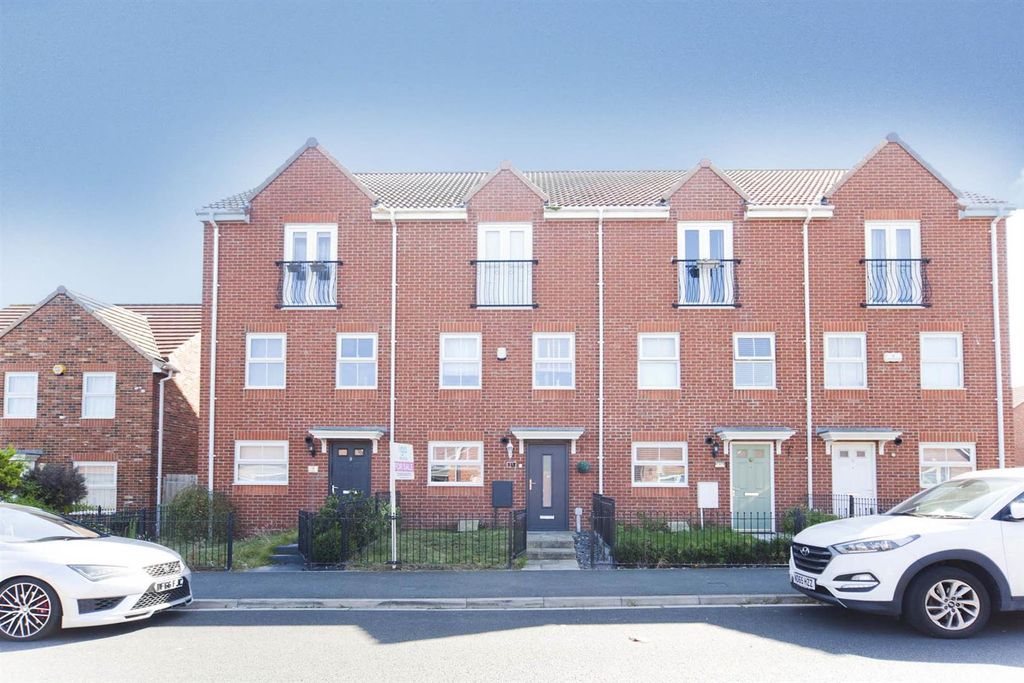 Property photo 2 of 25
