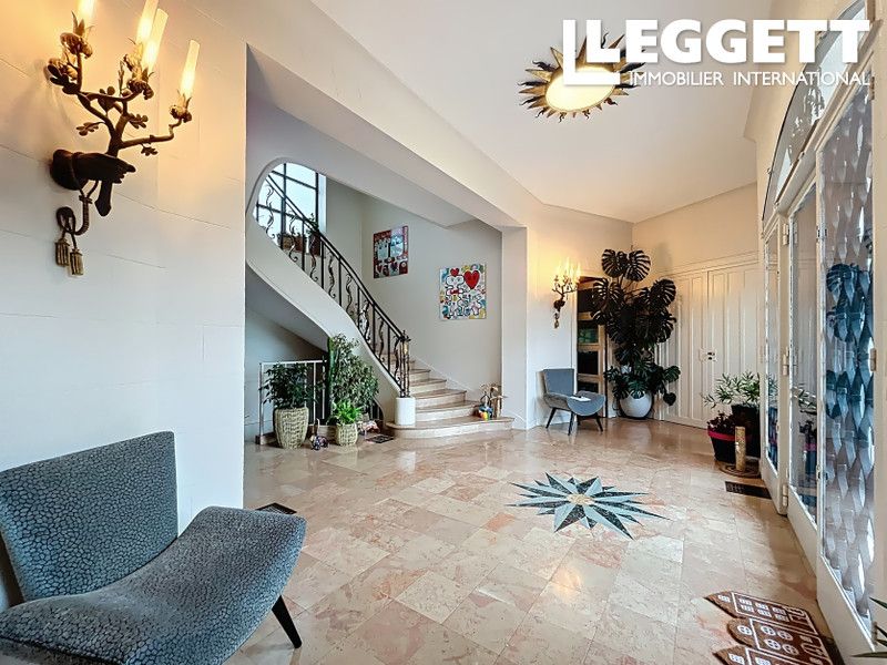 Property photo 2 of 10