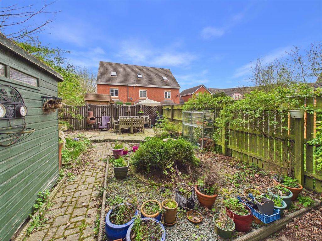 Property photo 3 of 14 Outside