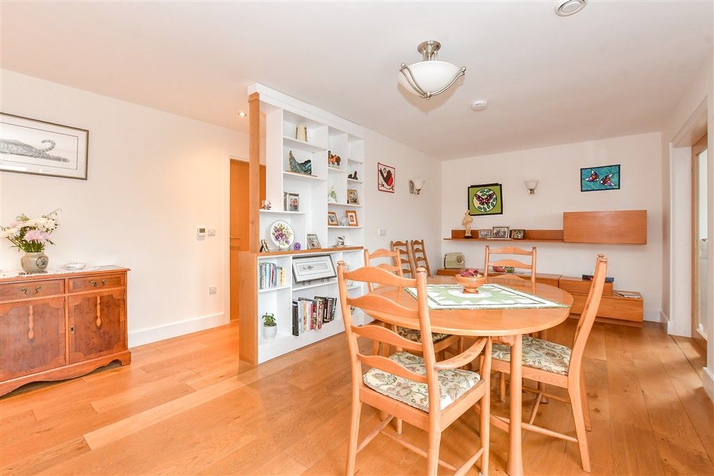 Property photo 3 of 11 Dining Area