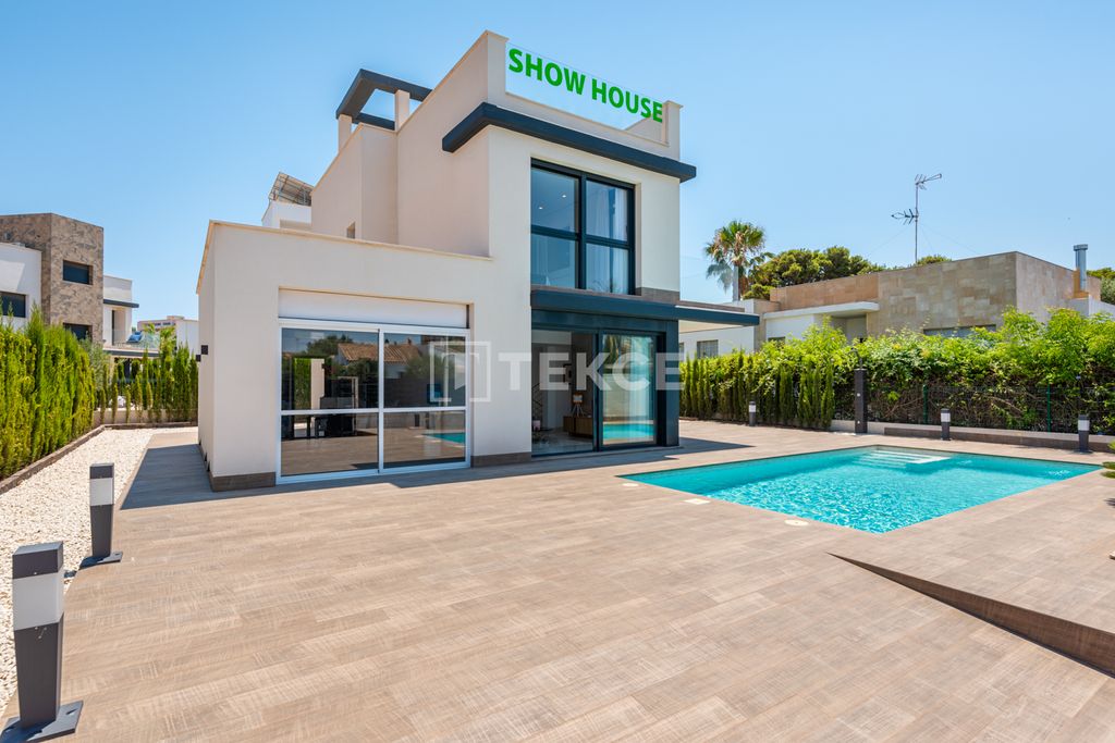 Property photo 2 of 42