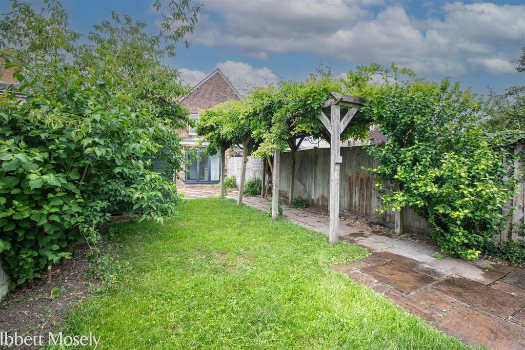 Property photo 2 of 18 20260630-60 Madan Rd-14.Jpg