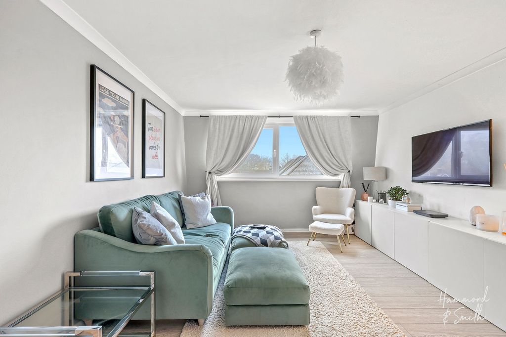 Property photo 3 of 11