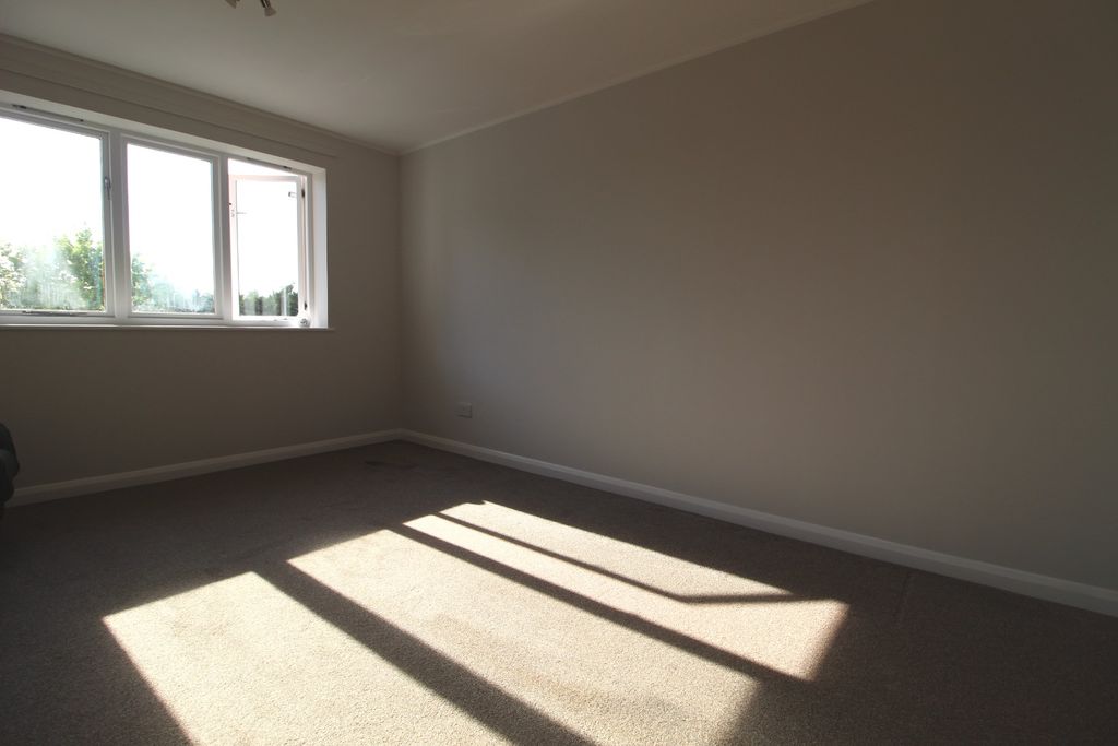 Property photo 3 of 6 974572