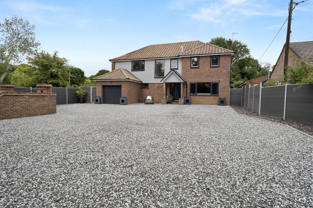 Property photo 2 of 24