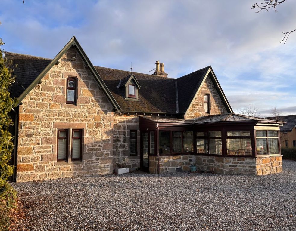 Property photo 2 of 22