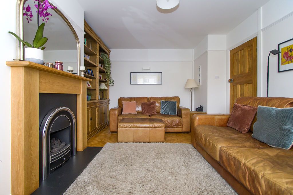 Property photo 3 of 32 Photo 2