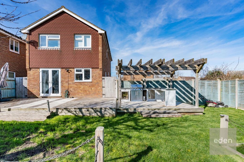 Property photo 2 of 21