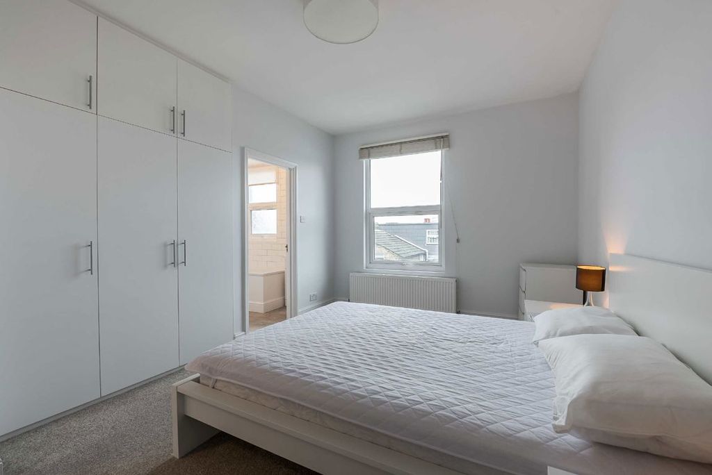 Property photo 3 of 4