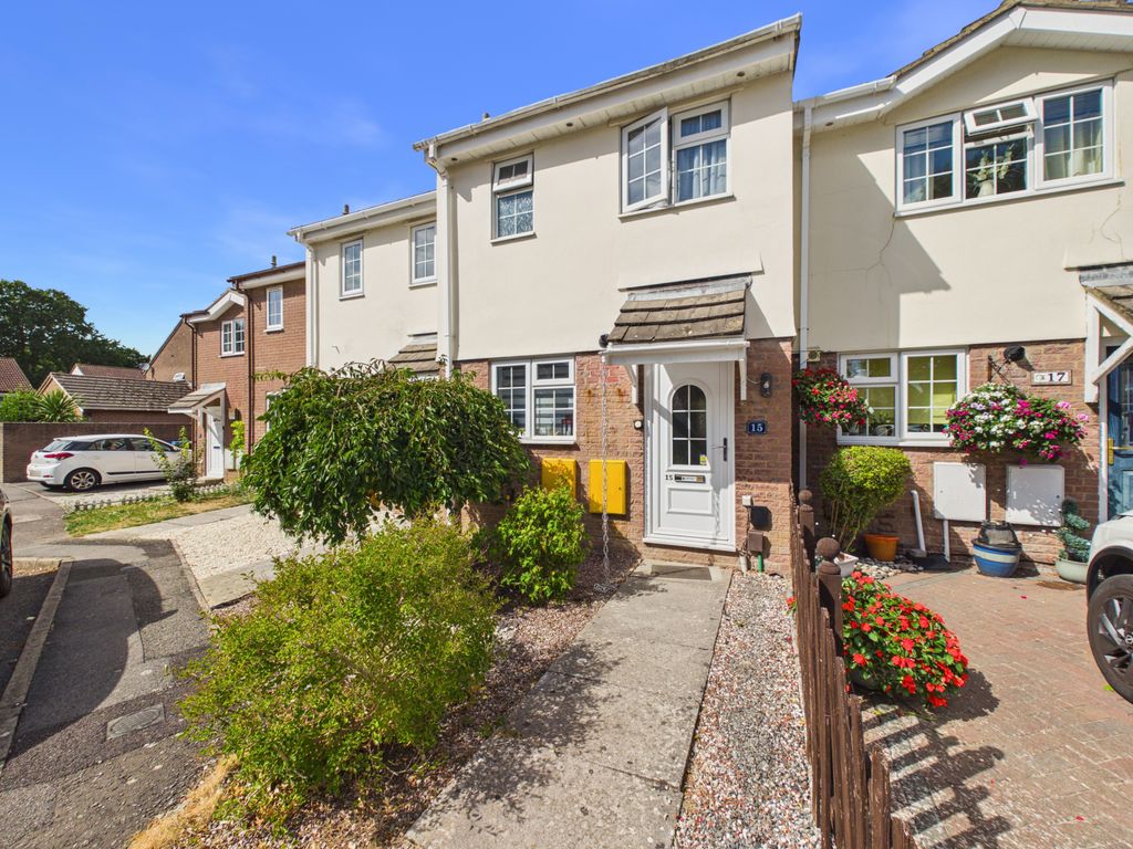 Property photo 1 of 8 2 Bedroom Terraced House For Sale