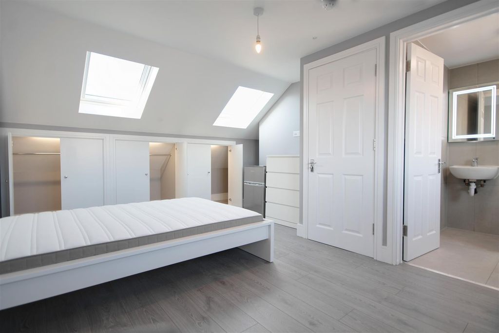Property photo 1 of 6 A6Ztafehd0Enwpjgicga9A.Jpg