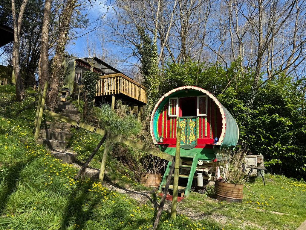 Property photo 3 of 31