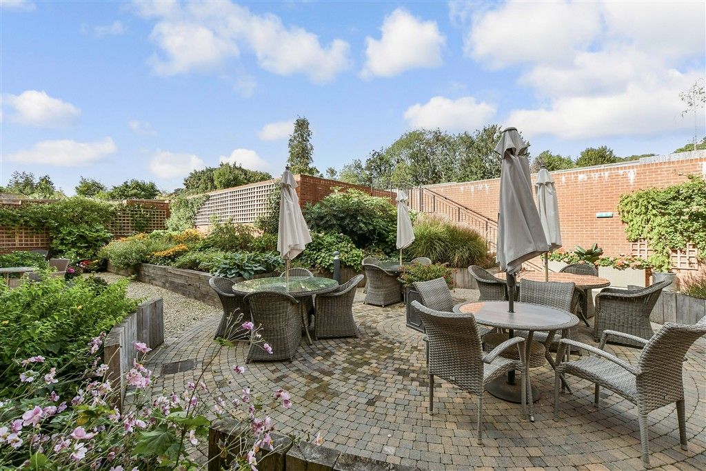 Property photo 2 of 2 Communal Gardens