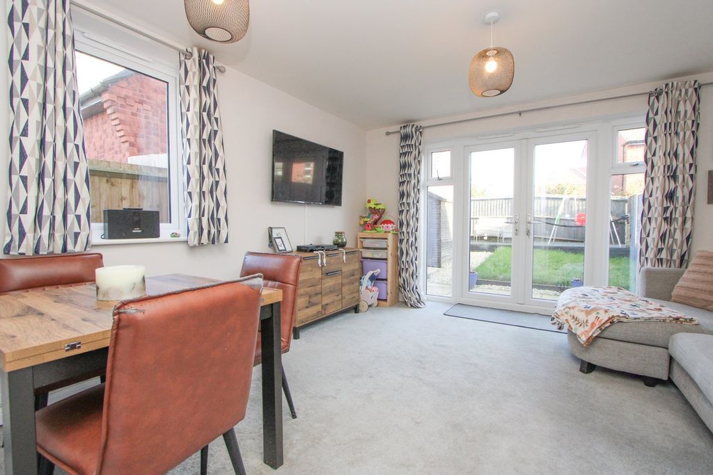 Property photo 3 of 22