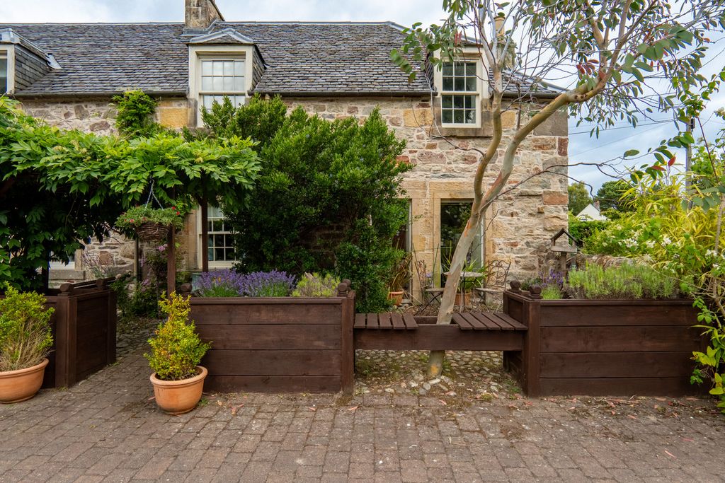 Property photo 1 of 24