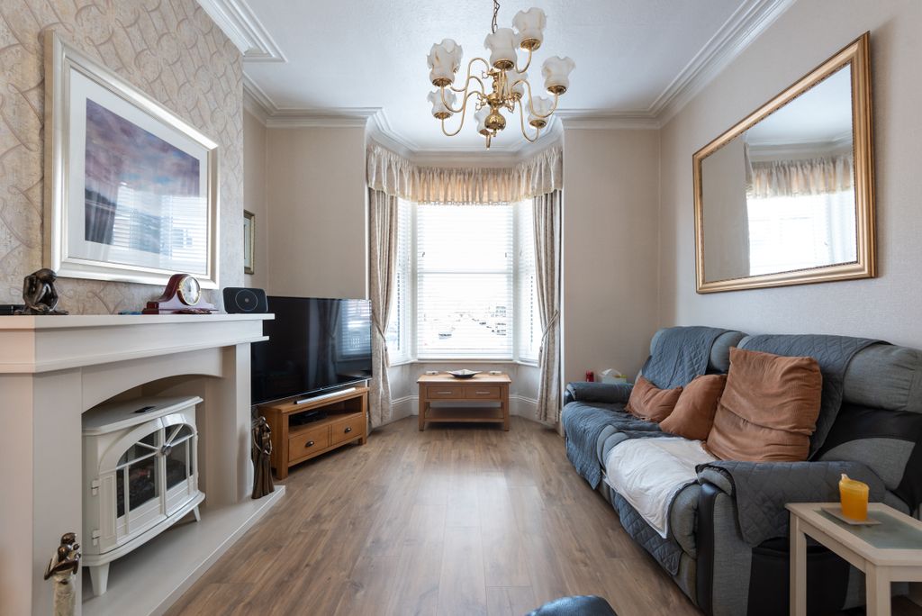 Property photo 3 of 16