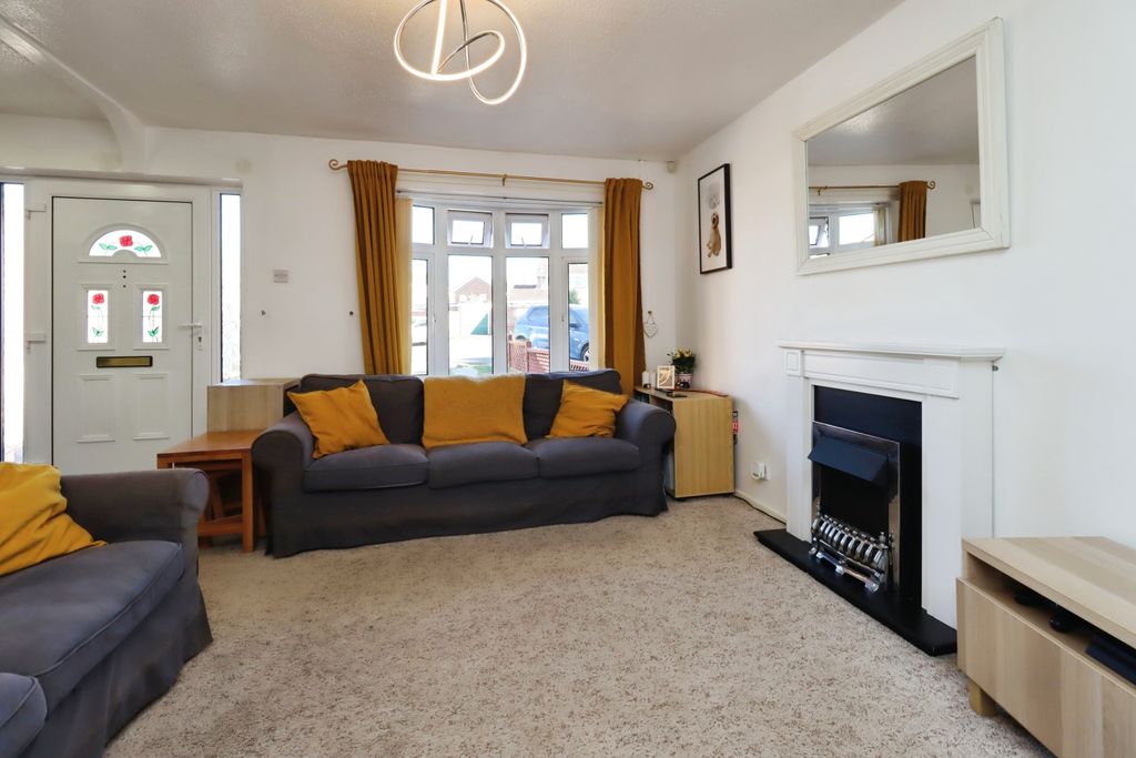 Property photo 3 of 15