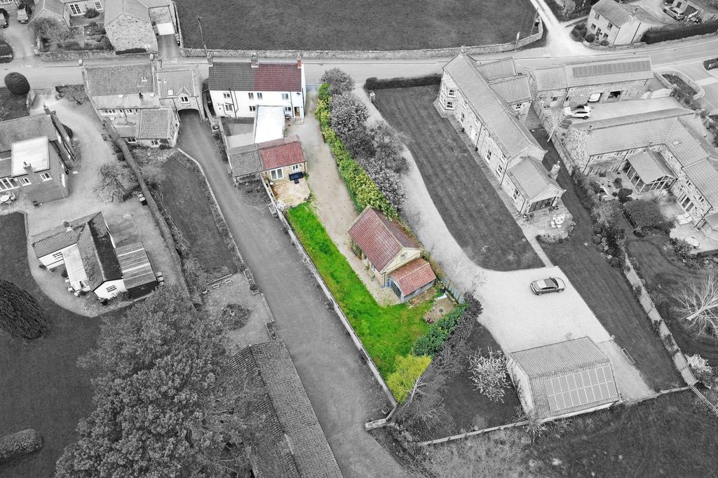 Property photo 2 of 20