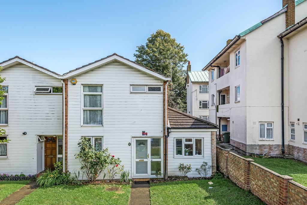 Property photo 1 of 12 External