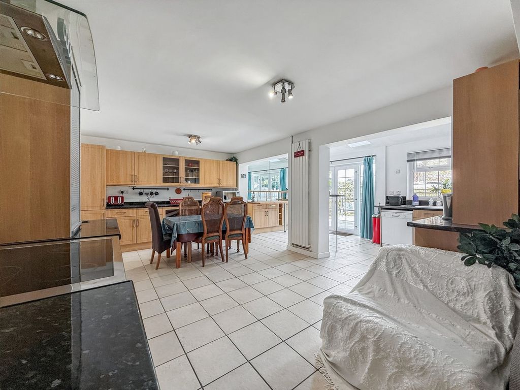 Property photo 3 of 13